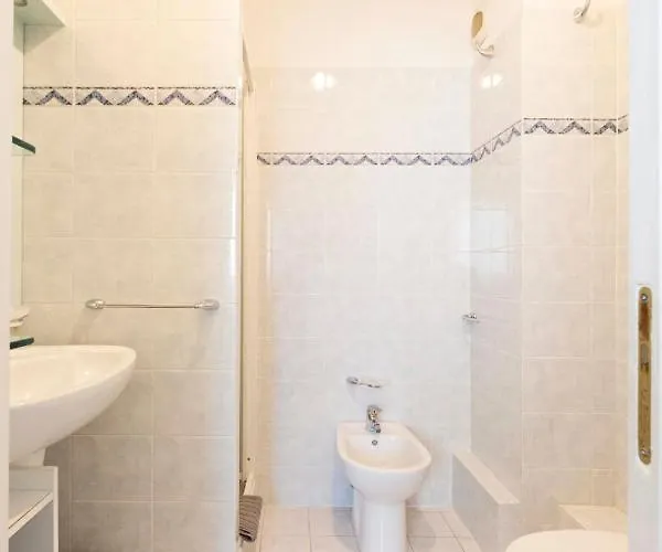 2 Bedrooms 2 Bathrooms Clear View In Palm Area Apartmán